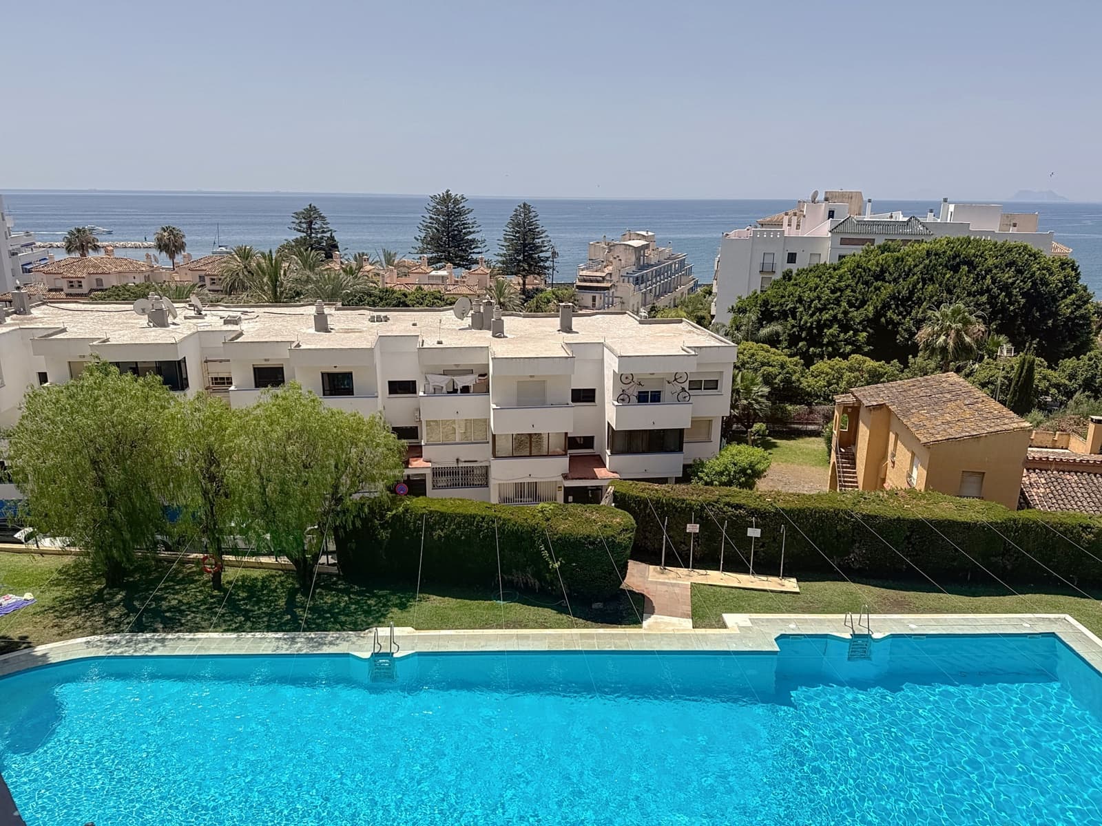 3 slaapkamer Appartement te koop in Estepona met zwembad - € 465.000 (Ref: 9075253)
