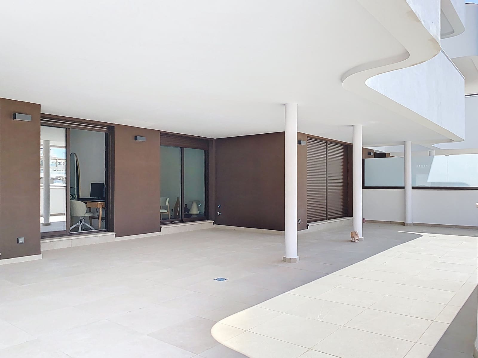 4 Zimmer Apartment zu verkaufen in Estepona mit Pool Garage - 890.000 € (Ref: 9100882)