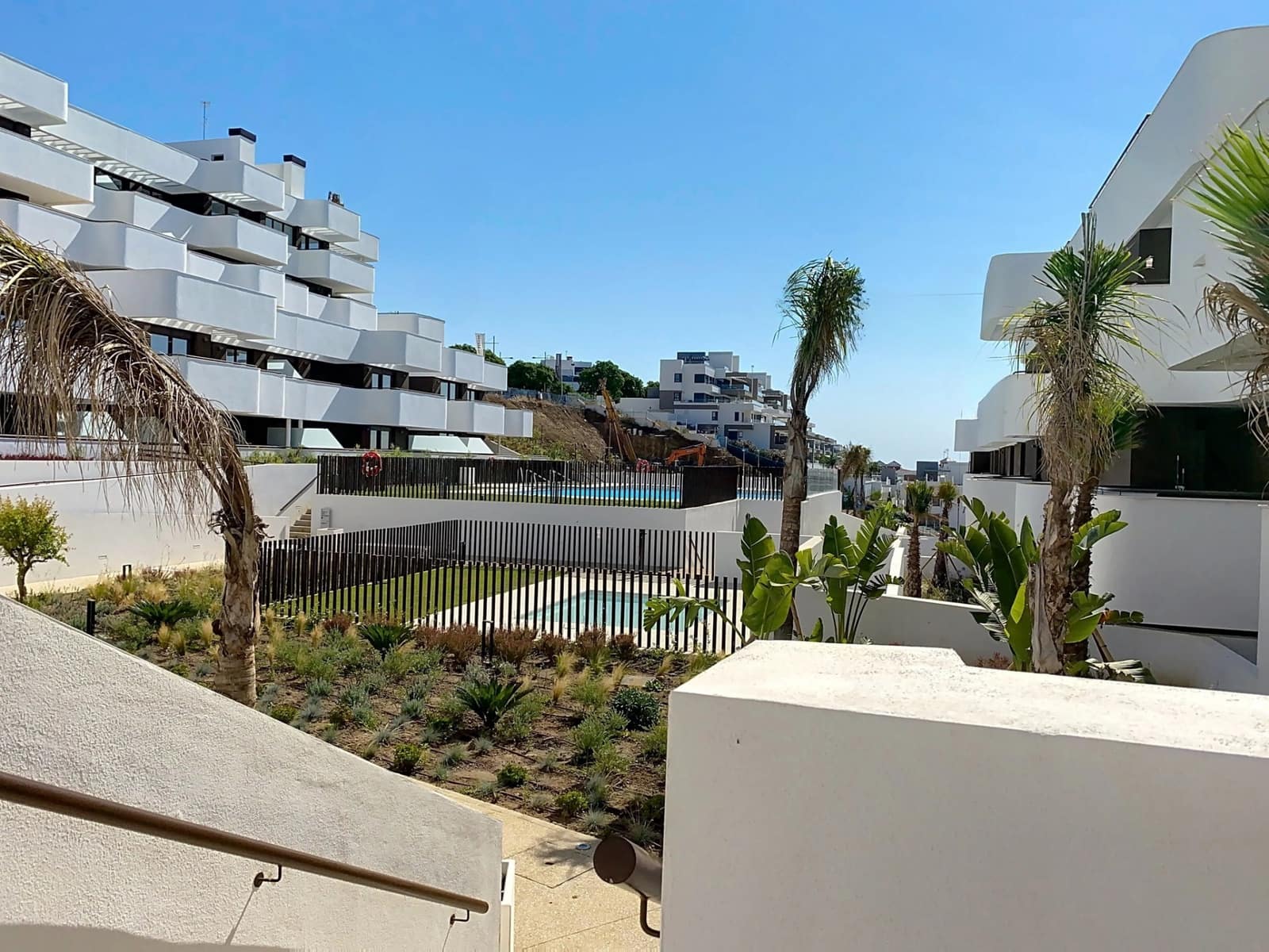 4 Zimmer Apartment zu verkaufen in Estepona mit Pool Garage - 890.000 € (Ref: 9100882)