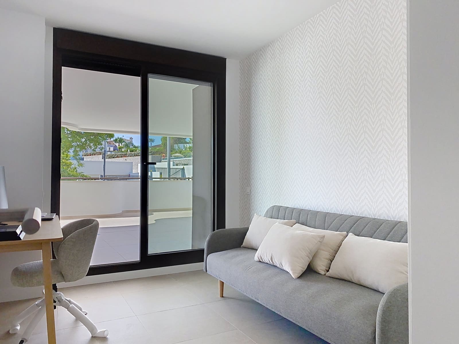 4 Zimmer Apartment zu verkaufen in Estepona mit Pool Garage - 890.000 € (Ref: 9100882)