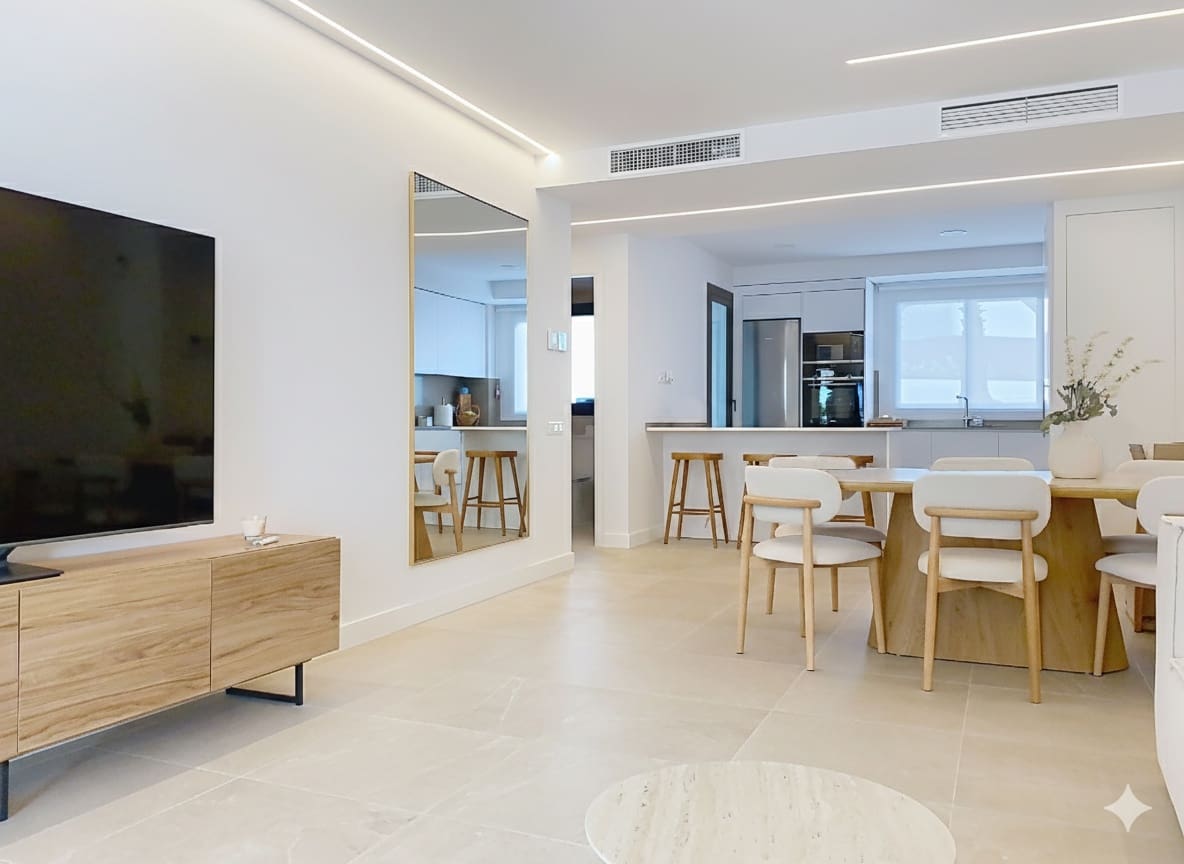 4 Zimmer Apartment zu verkaufen in Estepona mit Pool Garage - 890.000 € (Ref: 9100882)