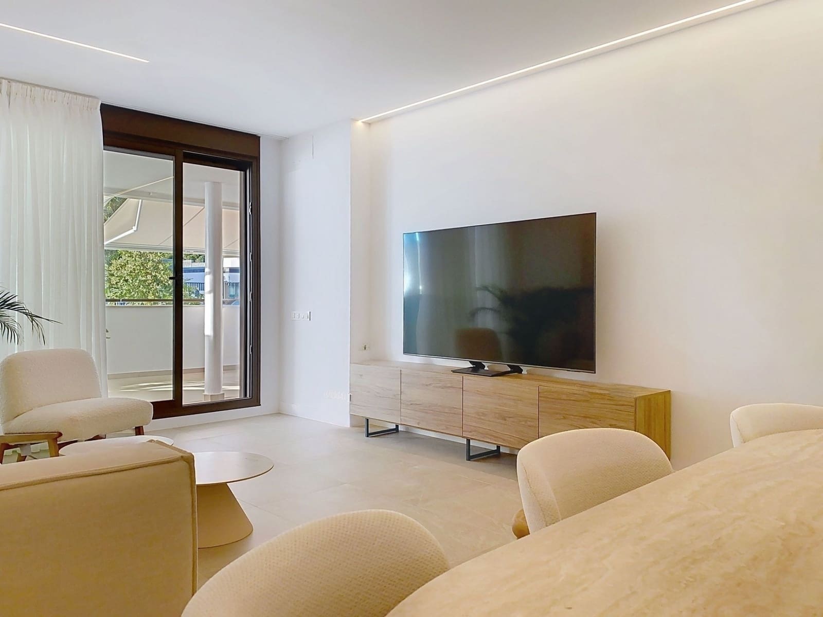 4 Zimmer Apartment zu verkaufen in Estepona mit Pool Garage - 890.000 € (Ref: 9100882)