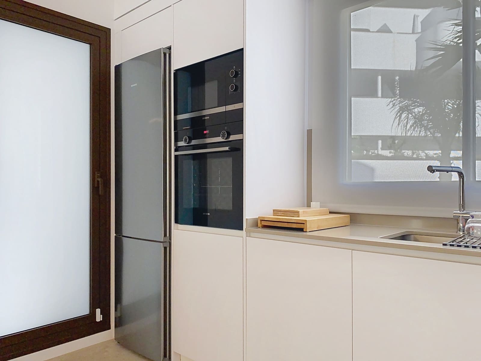 4 Zimmer Apartment zu verkaufen in Estepona mit Pool Garage - 890.000 € (Ref: 9100882)