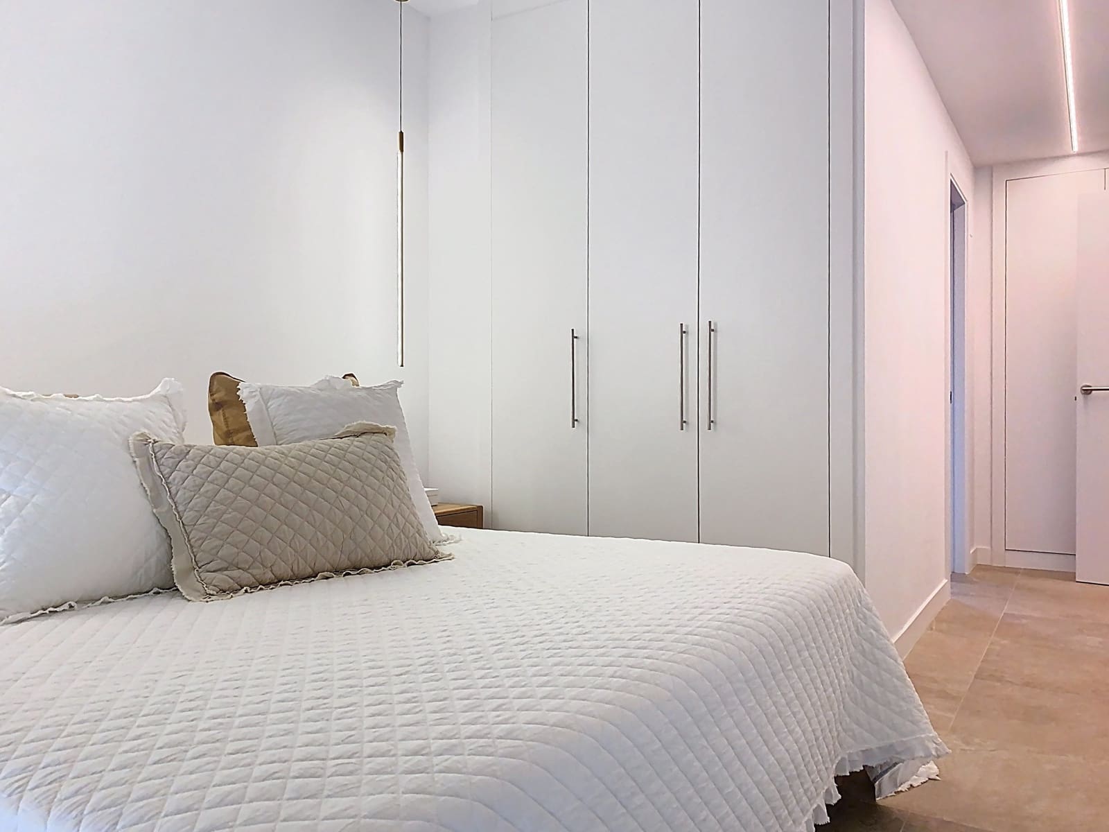 4 Zimmer Apartment zu verkaufen in Estepona mit Pool Garage - 890.000 € (Ref: 9100882)