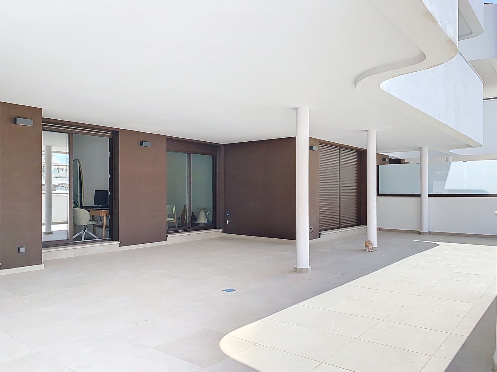 4 bedroom Apartment for sale in Estepona with pool garage - € 890,000 (Ref: 9100882)