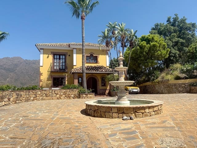 6 sypialnia Finka/Dom wiejski na sprzedaż w Estepona z basenem garażem - 1 150 000 € (Ref: 9108876)