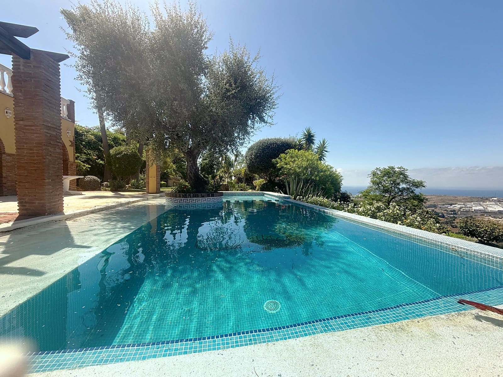 6 bedroom Finca/Country House for sale in Estepona with pool garage - € 1,150,000 (Ref: 9108876)