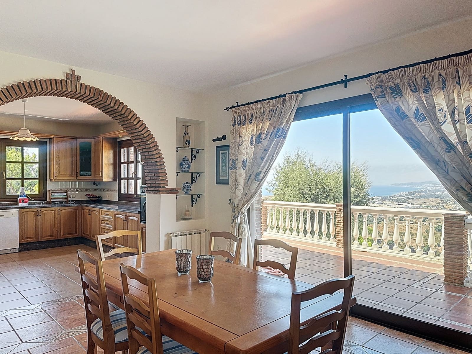 6 bedroom Finca/Country House for sale in Estepona with pool garage - € 1,150,000 (Ref: 9108876)