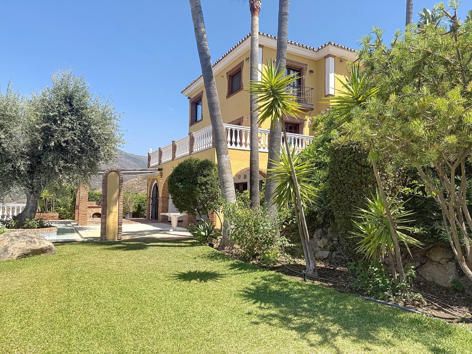 6 bedroom Finca/Country House for sale in Estepona with pool garage - € 1,150,000 (Ref: 9108876)