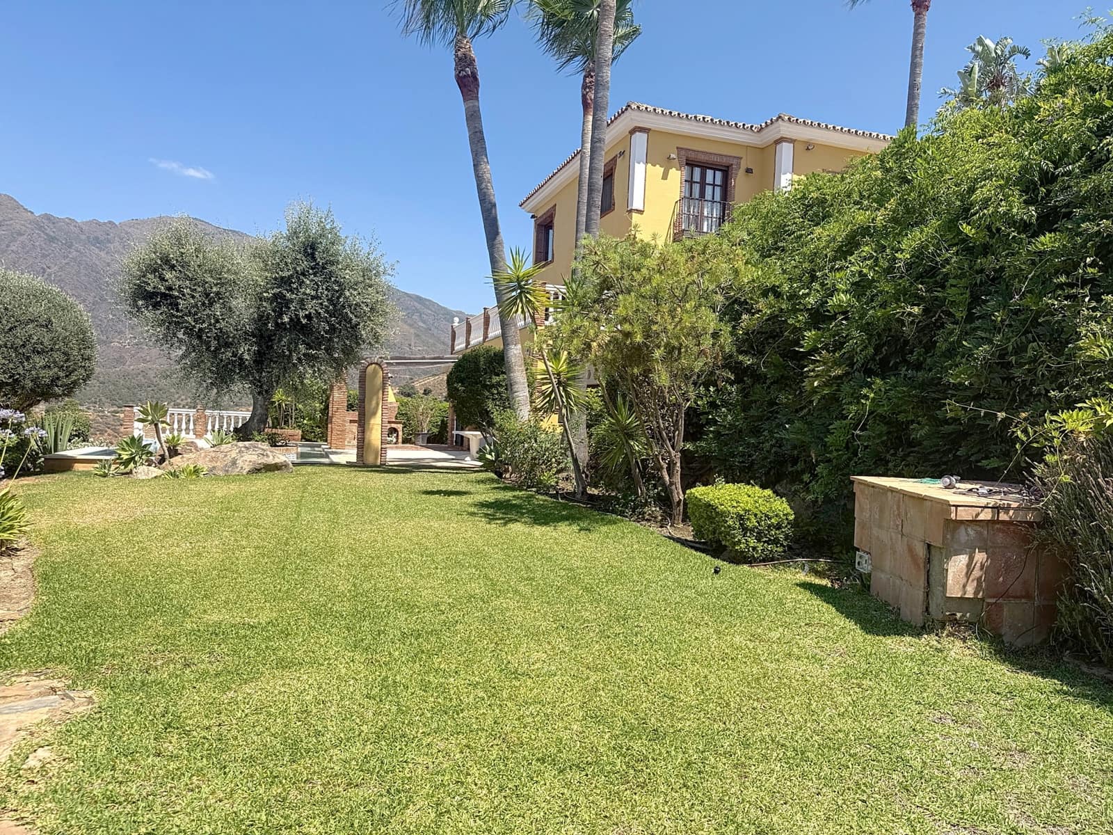 6 bedroom Finca/Country House for sale in Estepona with pool garage - € 1,150,000 (Ref: 9108876)