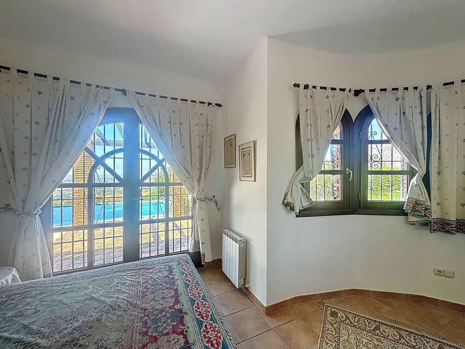 6 bedroom Finca/Country House for sale in Estepona with pool garage - € 1,150,000 (Ref: 9108876)