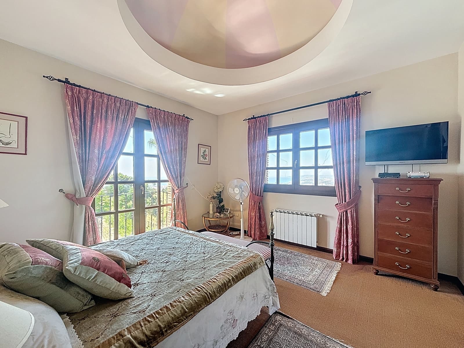 6 bedroom Finca/Country House for sale in Estepona with pool garage - € 1,150,000 (Ref: 9108876)