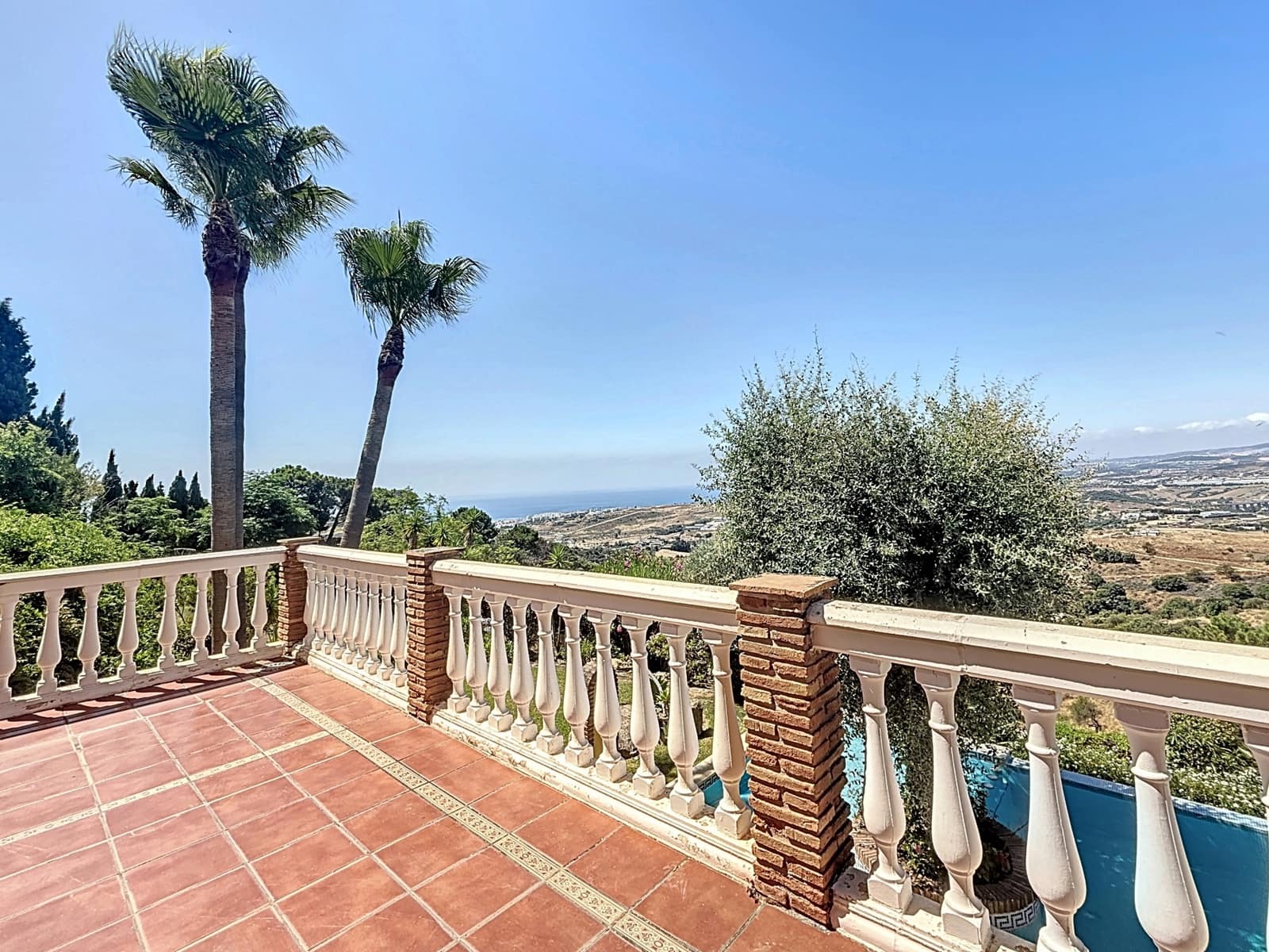 6 bedroom Finca/Country House for sale in Estepona with pool garage - € 1,150,000 (Ref: 9108876)