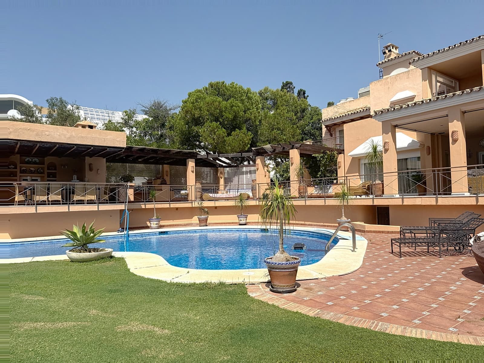 Chalet de 8 habitaciones en New Golden Mile en venta con piscina garaje - 7.500.000 € (Ref: 9114292)
