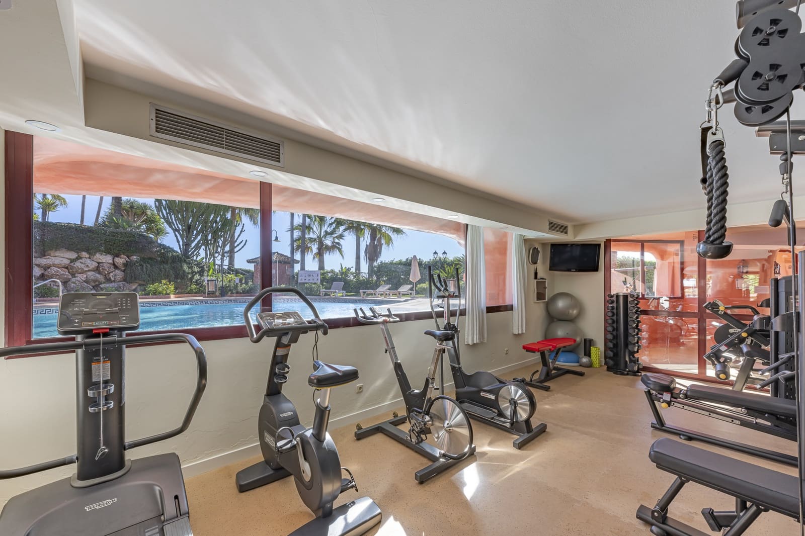 3 camera da letto Appartamento in vendita in New Golden Mile con piscina garage - 2.350.000 € (Rif: 9132558)