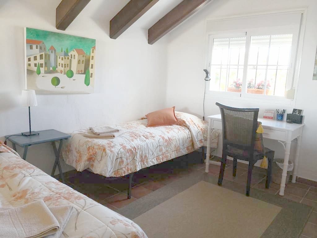 4 soverom Finca/Herregård til salgs i El Padron med svømmebasseng garasje - € 1 200 000 (Ref: 9137313)