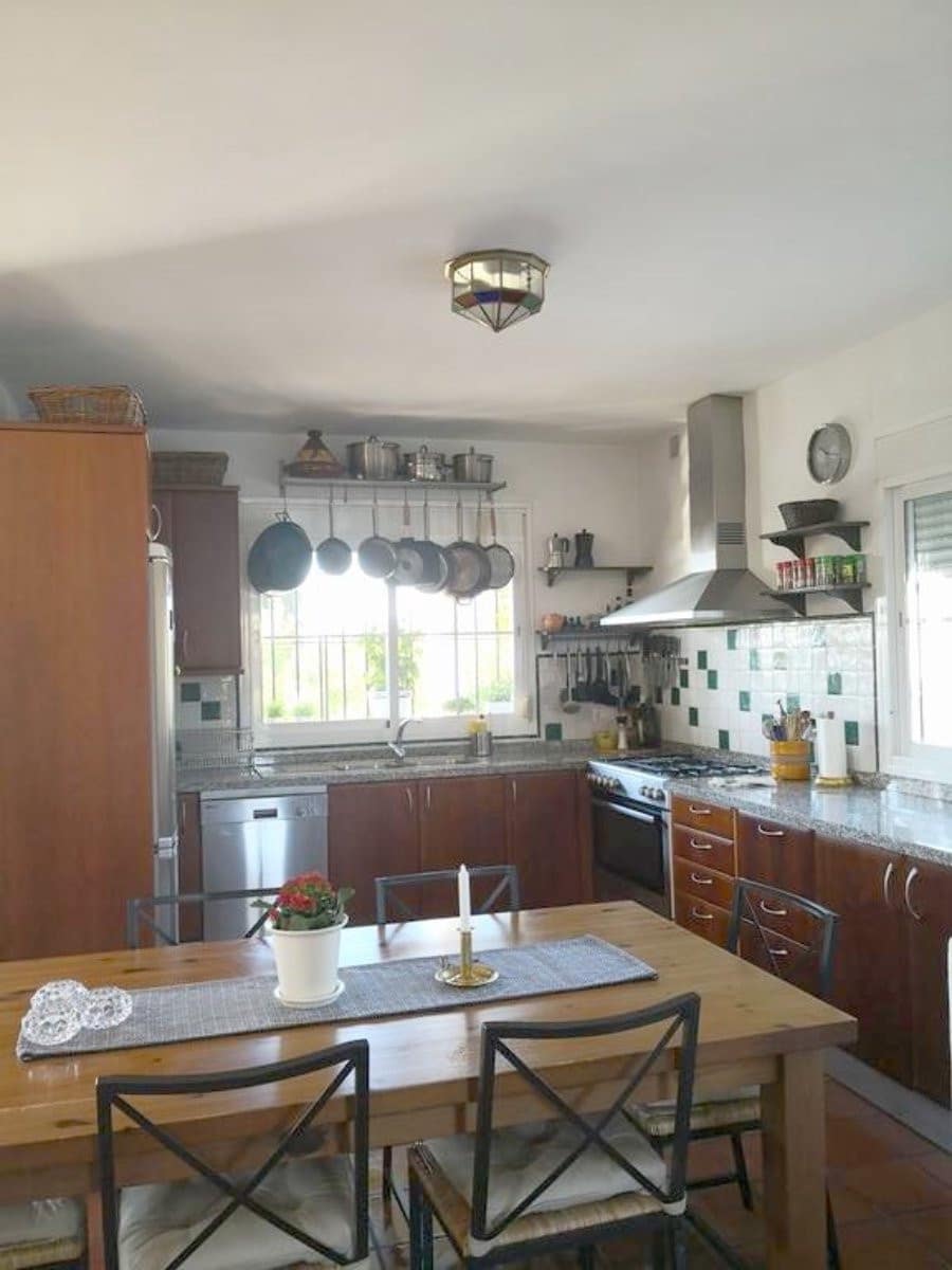 4 soverom Finca/Herregård til salgs i El Padron med svømmebasseng garasje - € 1 200 000 (Ref: 9137313)