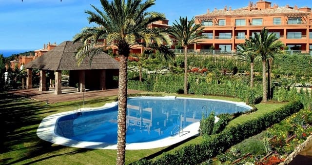 2 quarto Apartamento para venda em Estepona com piscina garagem - 530 000 € (Ref: 9143129)