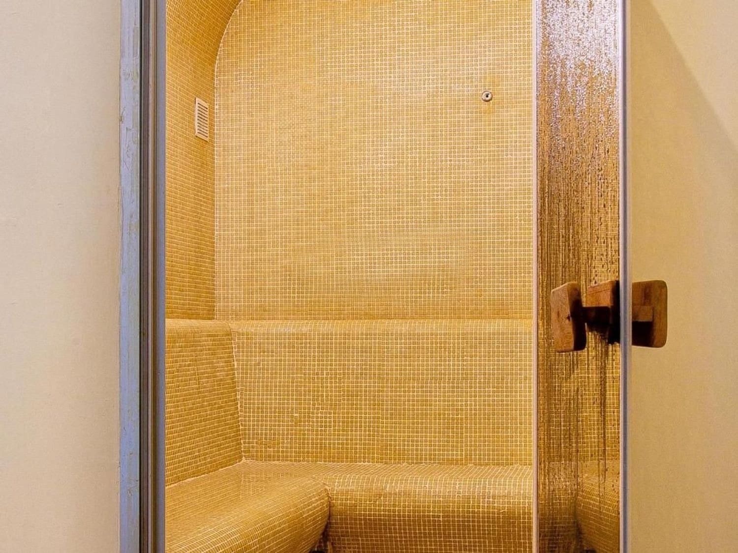 2 quarto Apartamento para venda em Estepona com piscina garagem - 530 000 € (Ref: 9143129)