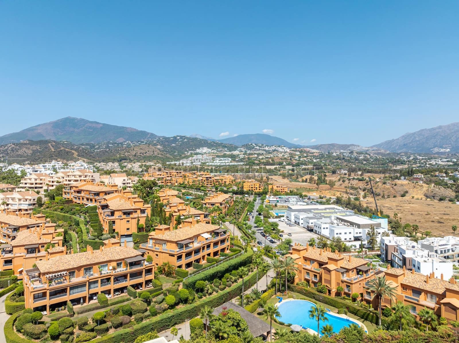 2 quarto Apartamento para venda em Estepona com piscina garagem - 530 000 € (Ref: 9143129)