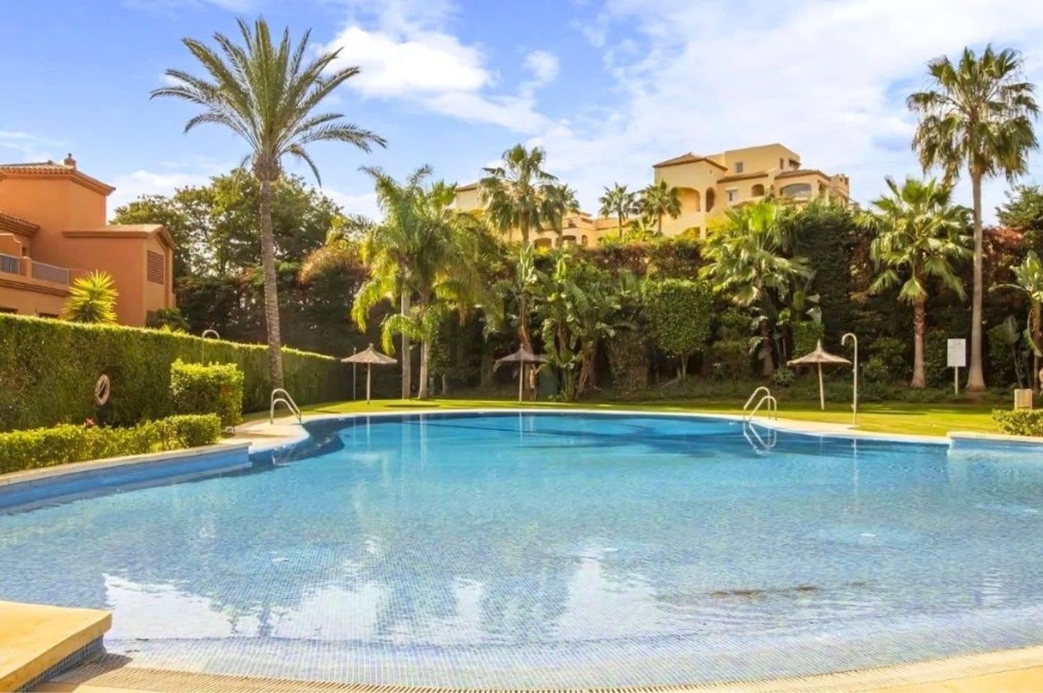 2 quarto Apartamento para venda em Estepona com piscina garagem - 530 000 € (Ref: 9143129)