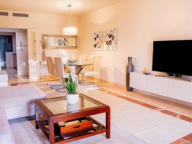 2 quarto Apartamento para venda em Estepona com piscina garagem - 530 000 € (Ref: 9143129)