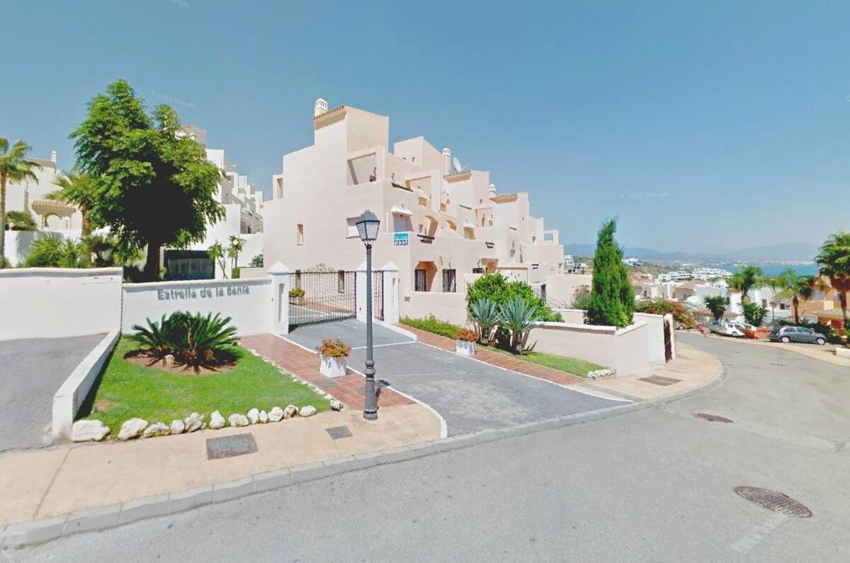 3 soveværelse Lejlighed til salg i Bahia de Casares med swimmingpool garage - € 306.000 (Ref: 9147352)