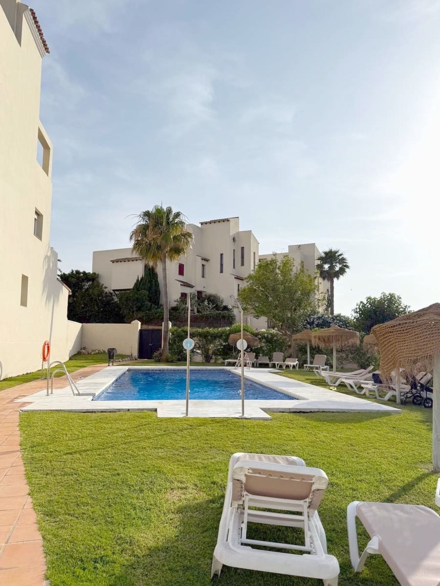 3 soveværelse Lejlighed til salg i Bahia de Casares med swimmingpool garage - € 306.000 (Ref: 9147352)