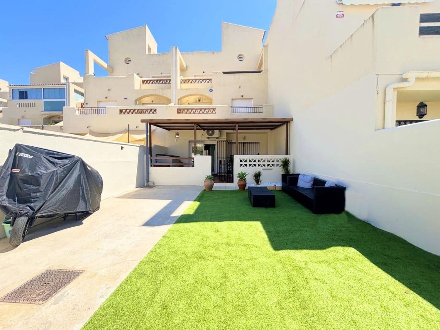 3 soveværelse Lejlighed til salg i Bahia de Casares med swimmingpool garage - € 306.000 (Ref: 9147352)