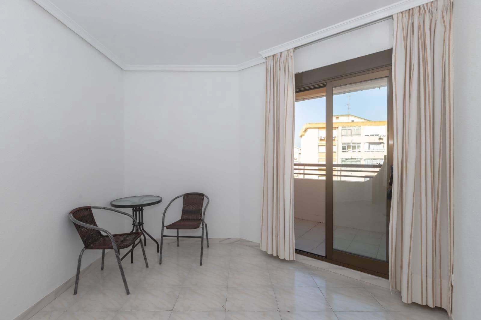 4 Zimmer Apartment zu verkaufen in Estepona mit Pool - 399.000 € (Ref: 9161184)