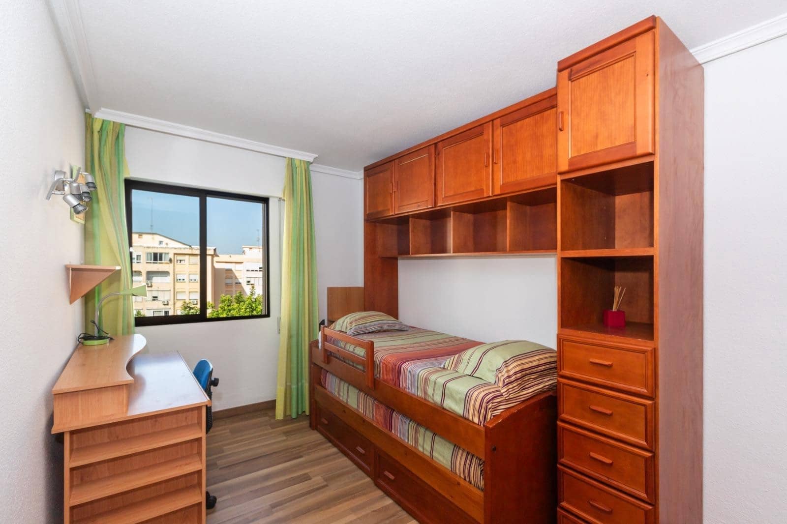 4 Zimmer Apartment zu verkaufen in Estepona mit Pool - 399.000 € (Ref: 9161184)