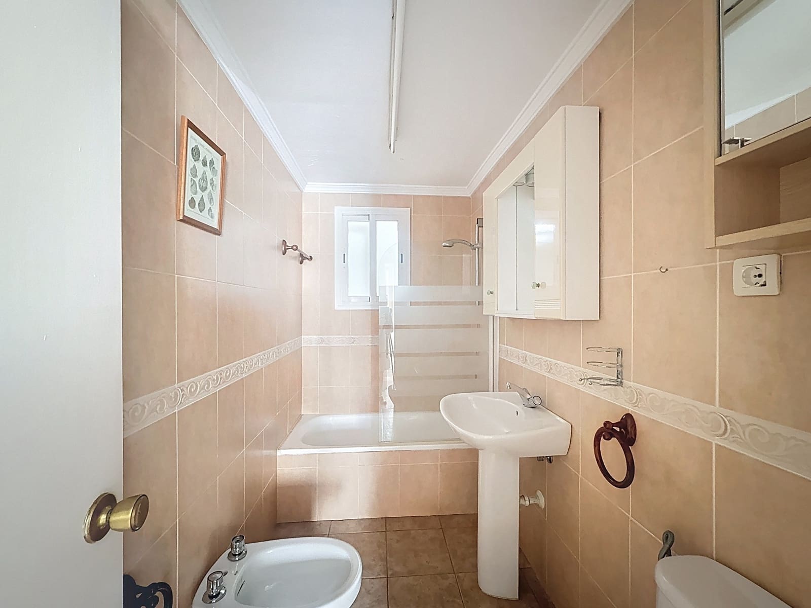 4 makuuhuone Huoneisto myytävänä paikassa Estepona - 296 900 € (Ref: 9161185)