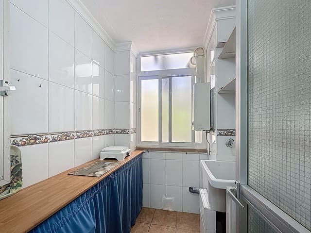 4 chambre Appartement à vendre à Huerta Nueva, Estepona - 296 900 € (Ref: 9161185)