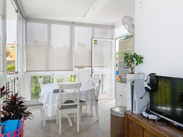 Pareado de 3 habitaciones en El Padrón, Estepona en venta con piscina - 370.000 € (Ref: 9165926)