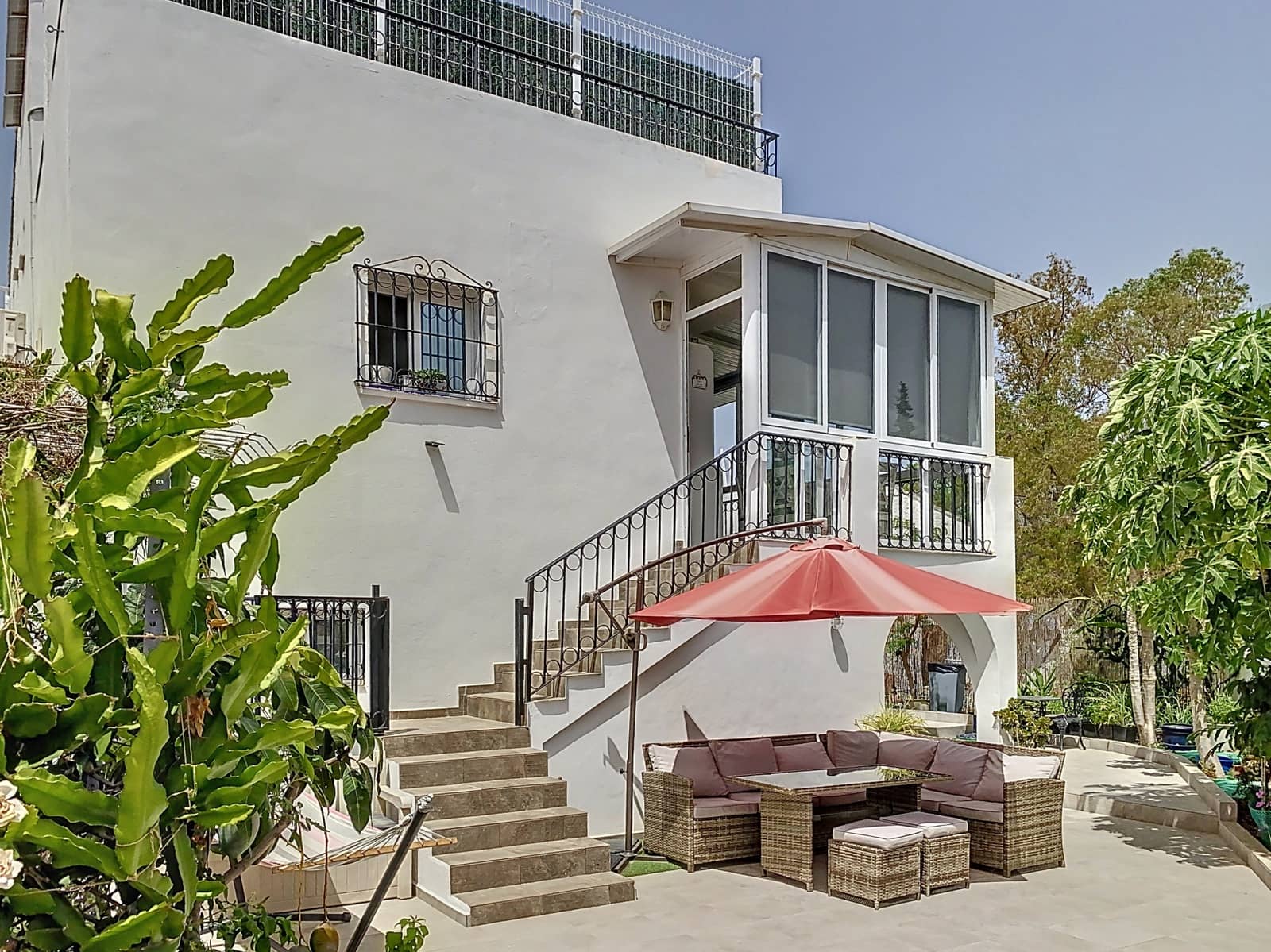 Pareado de 3 habitaciones en El Padrón en venta con piscina - 370.000 € (Ref: 9165926)