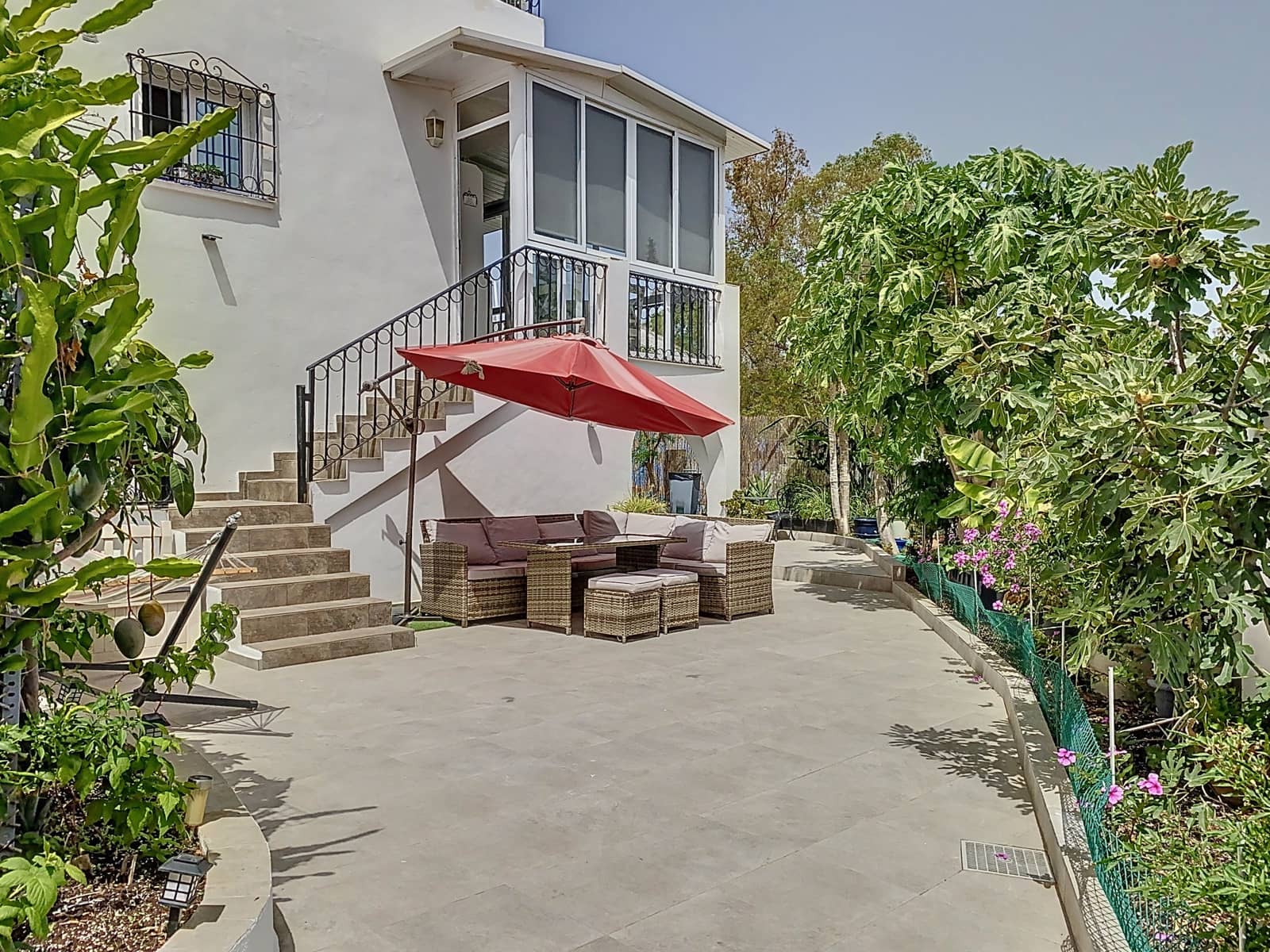 Pareado de 3 habitaciones en El Padrón en venta con piscina - 370.000 € (Ref: 9165926)