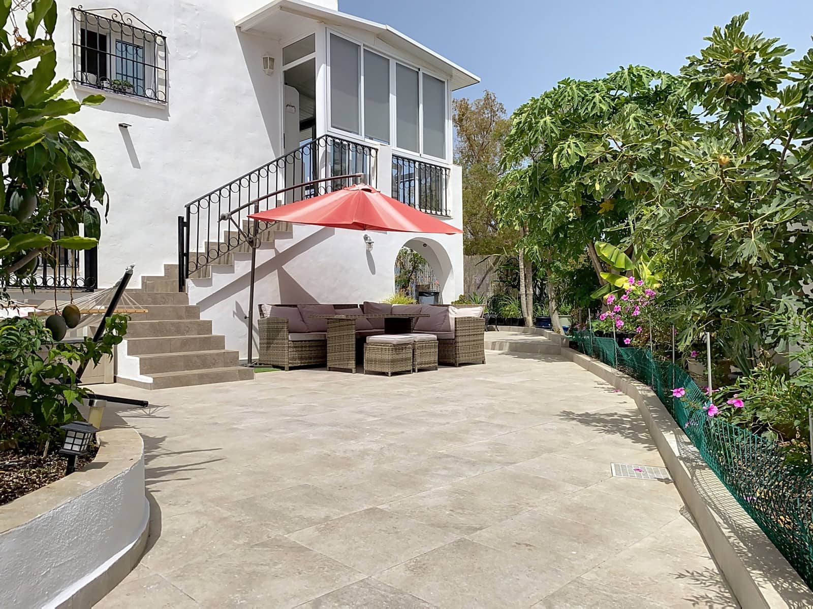 Pareado de 3 habitaciones en El Padrón en venta con piscina - 370.000 € (Ref: 9165926)