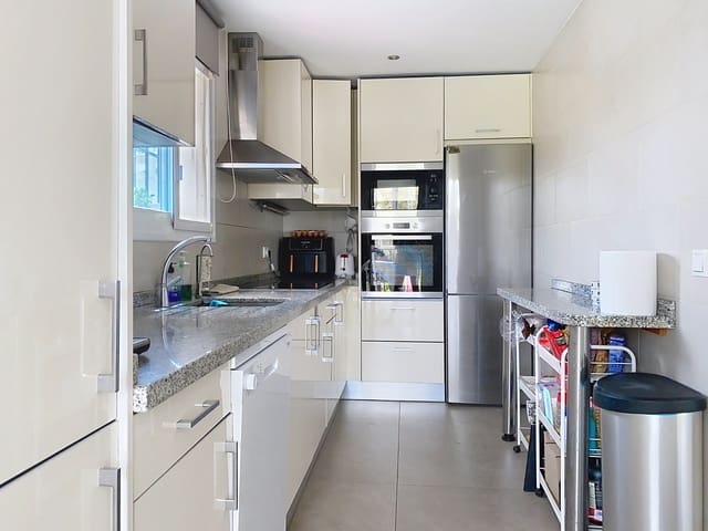 3 chambre Villa/Maison Semi-Mitoyenne à vendre à El Padrón, Estepona avec piscine - 348 000 € (Ref: 9165926)