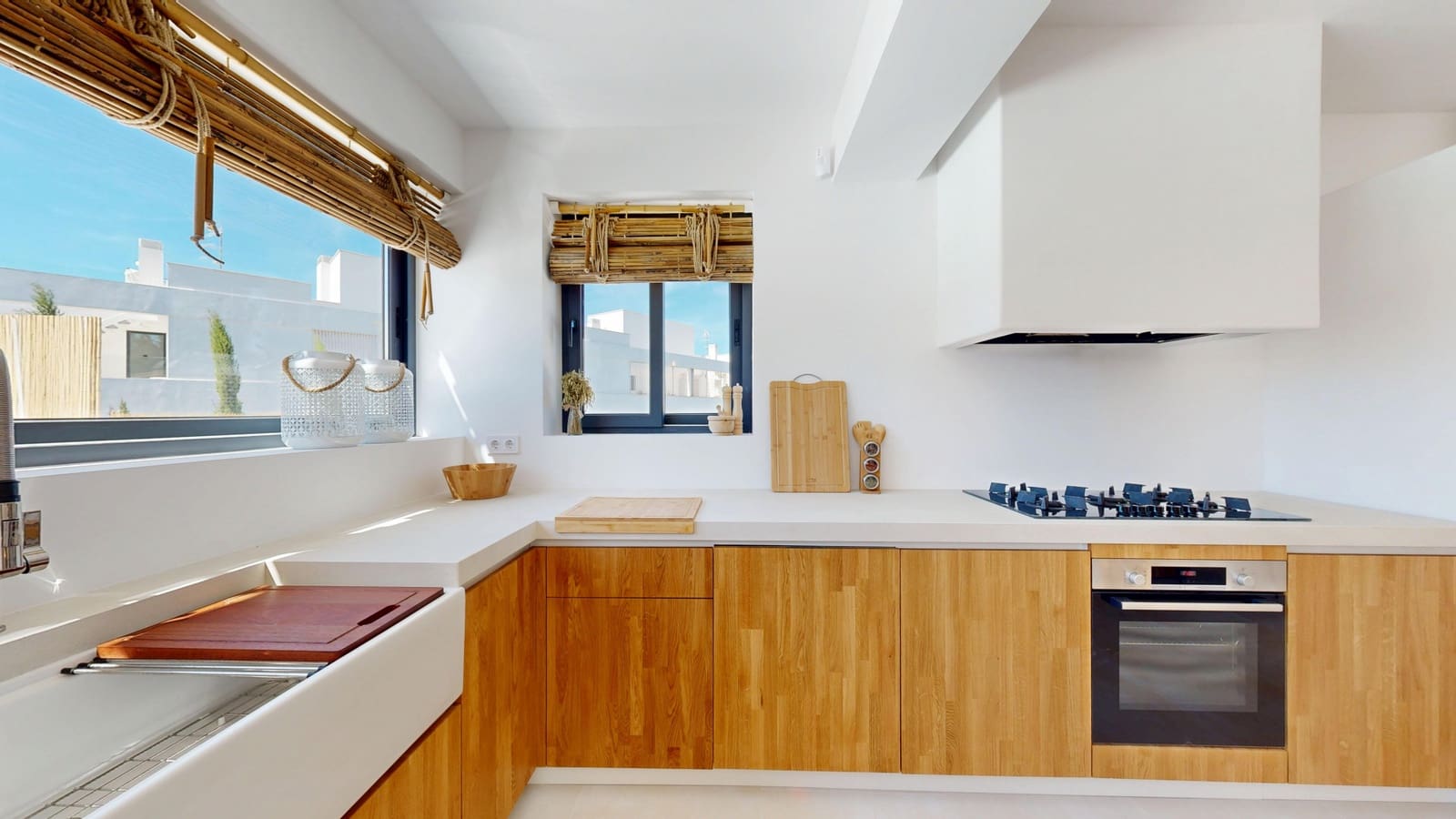 3 bedroom Villa for sale in Estepona with pool garage - € 1,495,000 (Ref: 9191268)