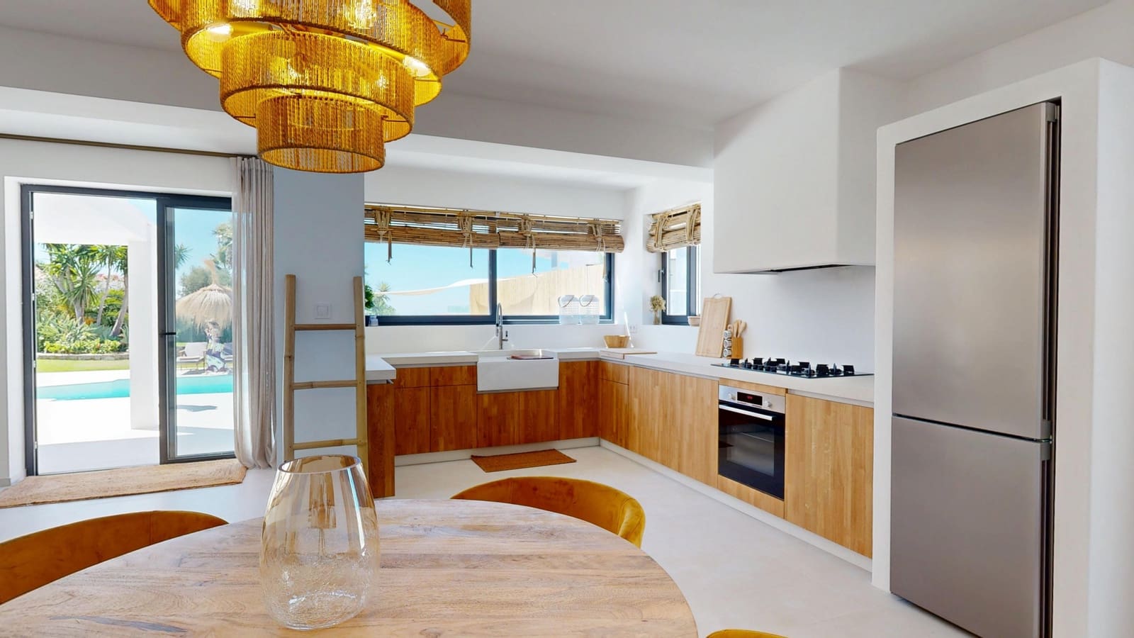 3 bedroom Villa for sale in Estepona with pool garage - € 1,495,000 (Ref: 9191268)