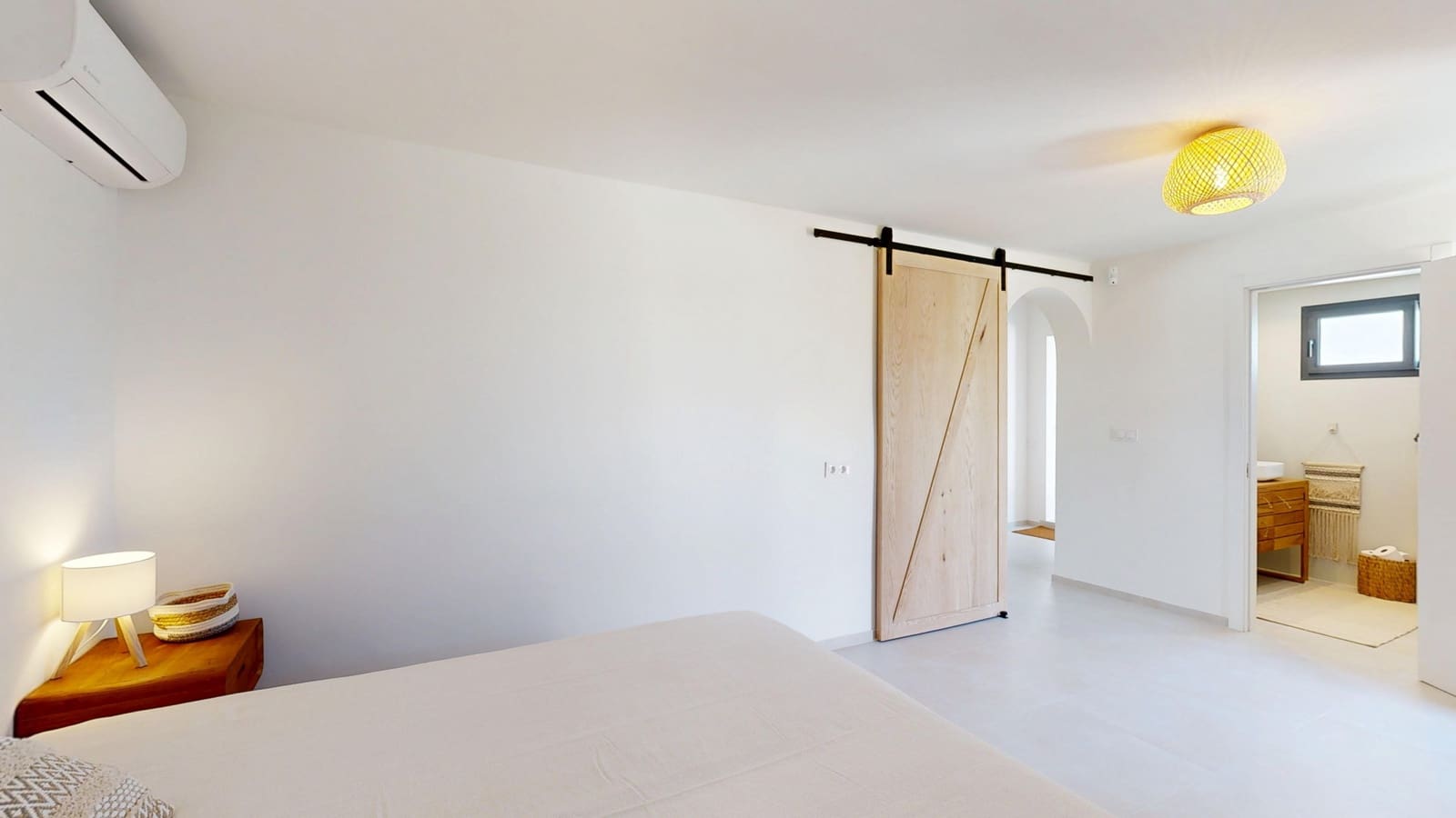 3 bedroom Villa for sale in Estepona with pool garage - € 1,495,000 (Ref: 9191268)