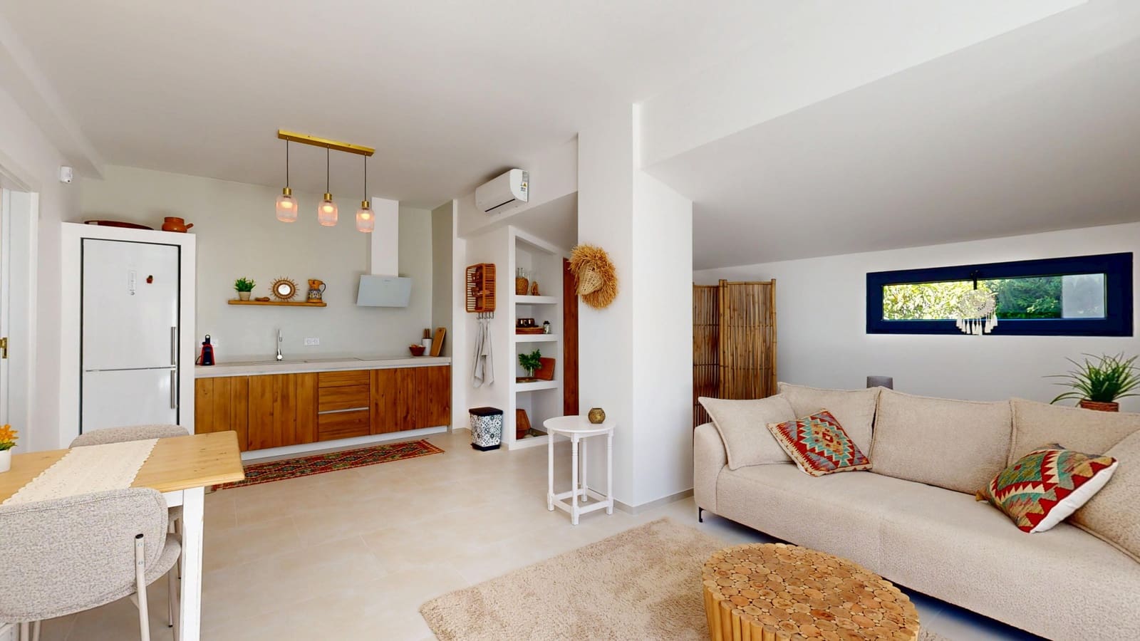 3 bedroom Villa for sale in Estepona with pool garage - € 1,495,000 (Ref: 9191268)