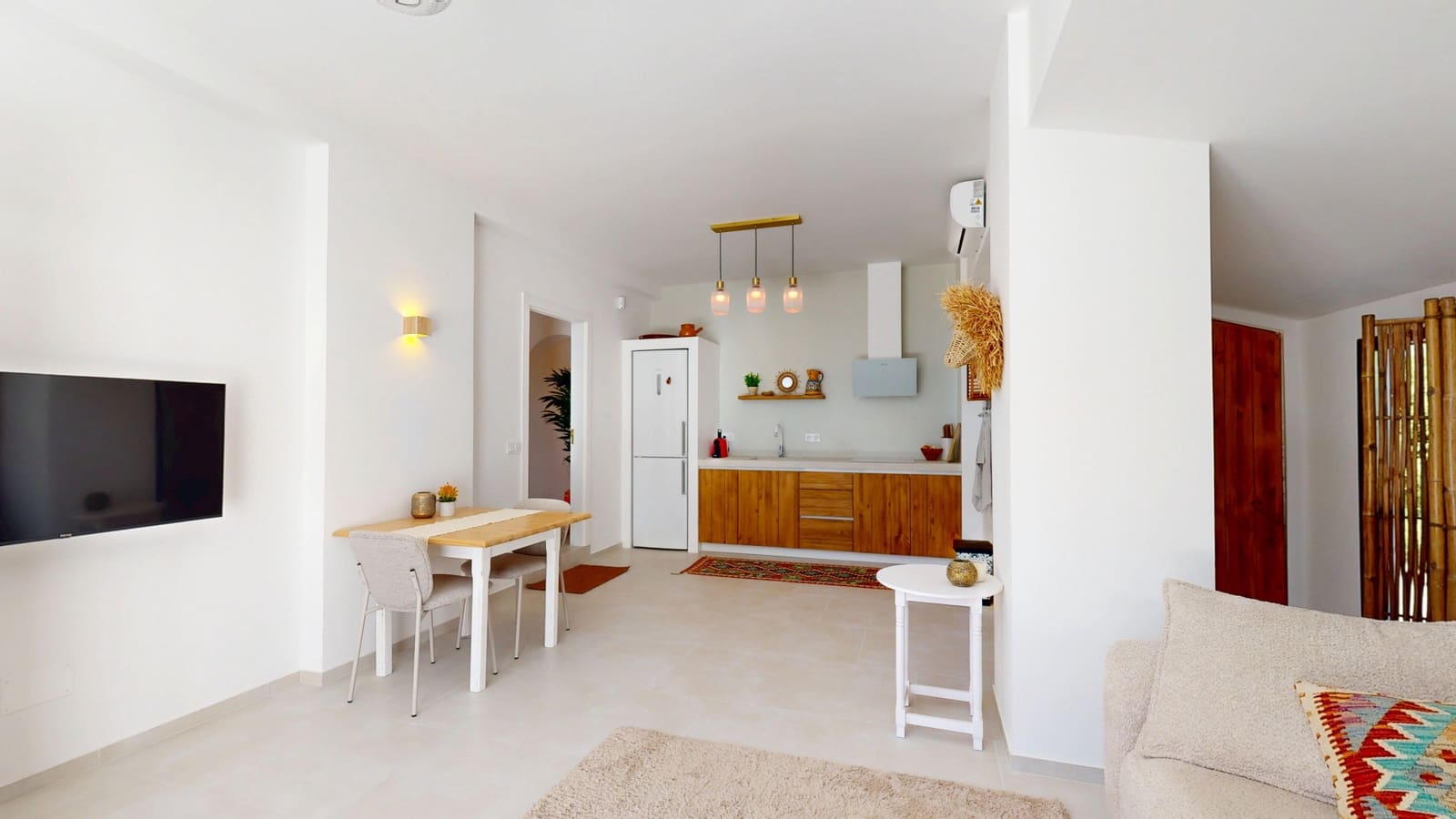 3 bedroom Villa for sale in Estepona with pool garage - € 1,495,000 (Ref: 9191268)