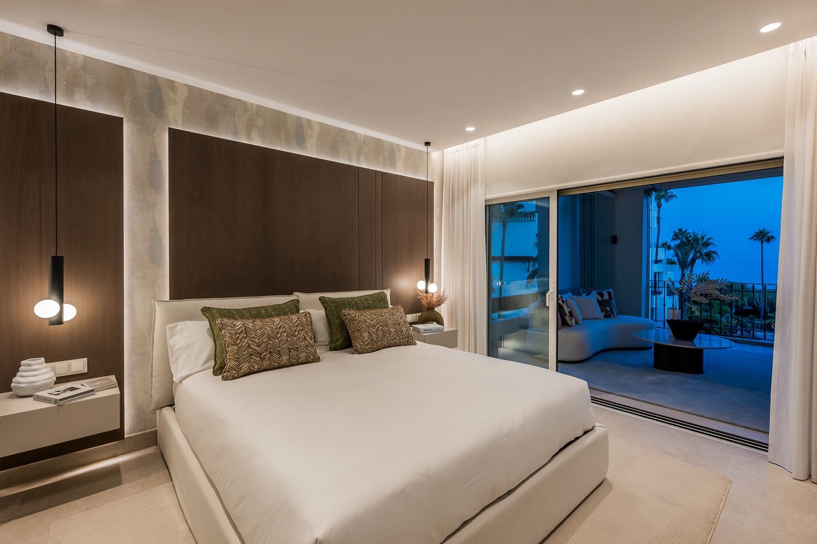 3 bedroom Apartment for sale in Estepona with pool garage - € 1,995,000 (Ref: 9191269)