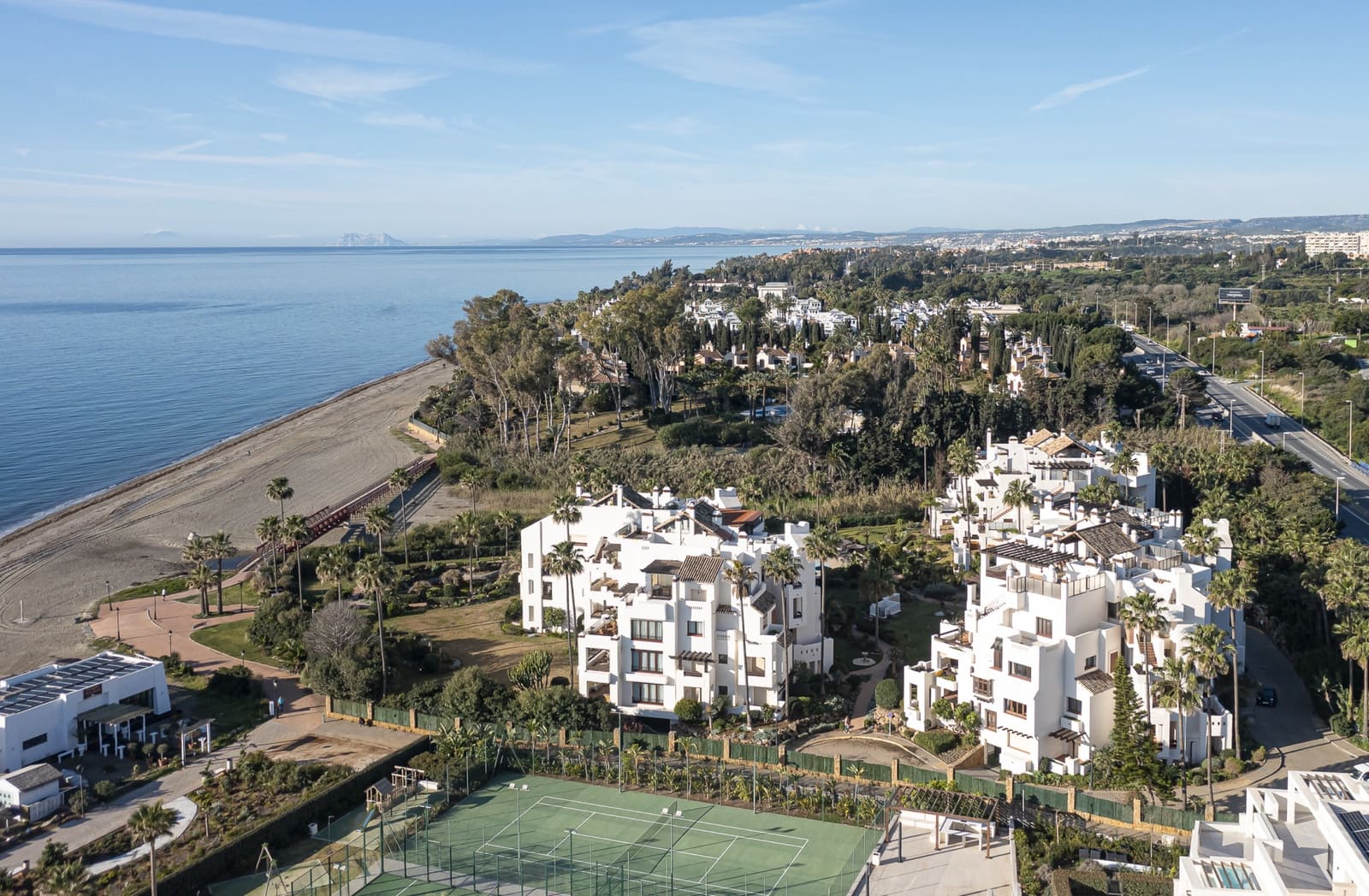 3 bedroom Apartment for sale in Estepona with pool garage - € 1,995,000 (Ref: 9191269)