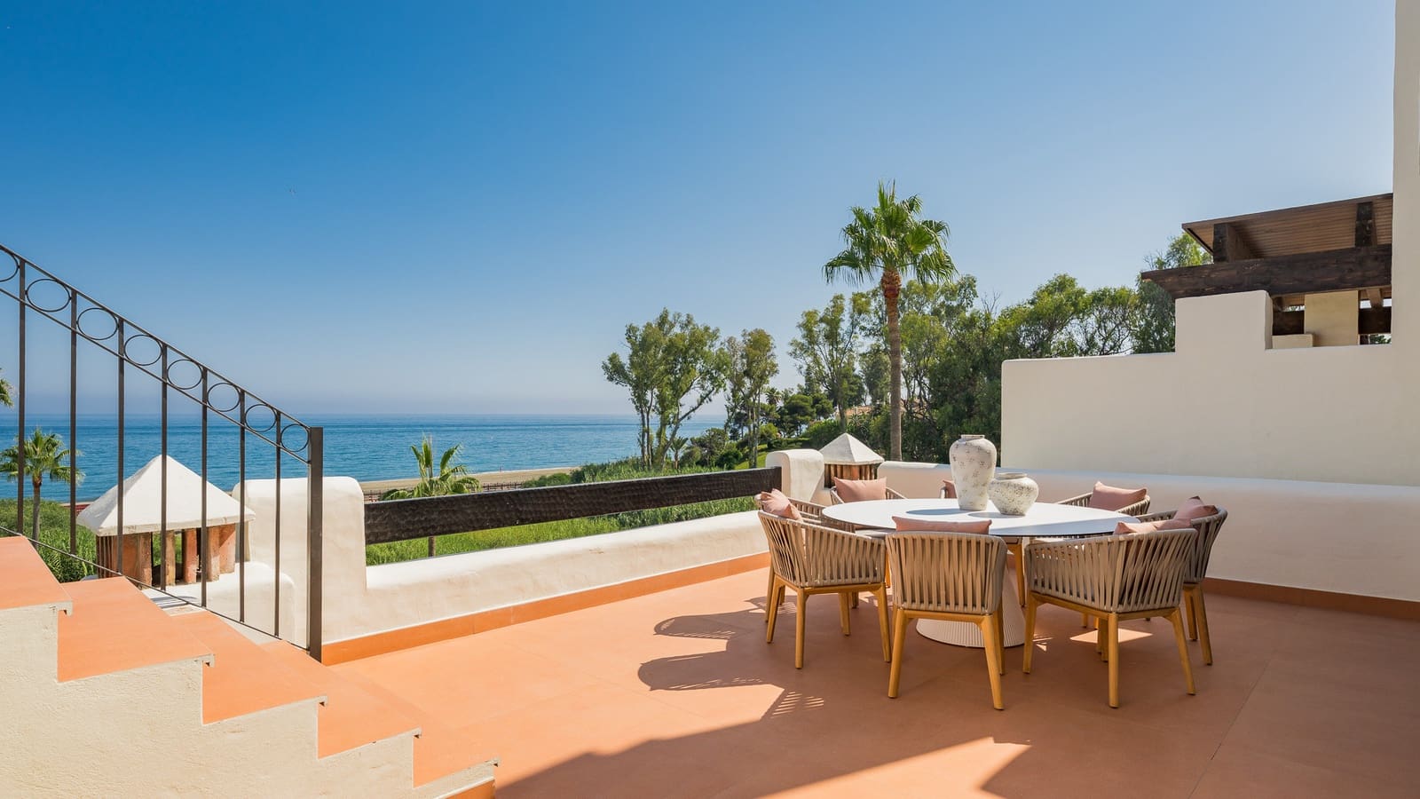 3 soverom Penthouse til salgs i Estepona med svømmebasseng garasje - € 2 995 000 (Ref: 9191271)