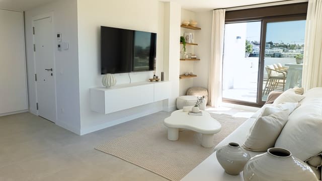 3 soverom Penthouse til salgs i Estepona med svømmebasseng garasje - € 739 000 (Ref: 9193942)