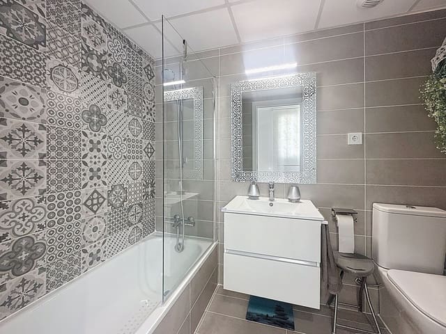 3 camera da letto Attico in vendita in Estepona con piscina garage - 849.995 € (Rif: 9195737)