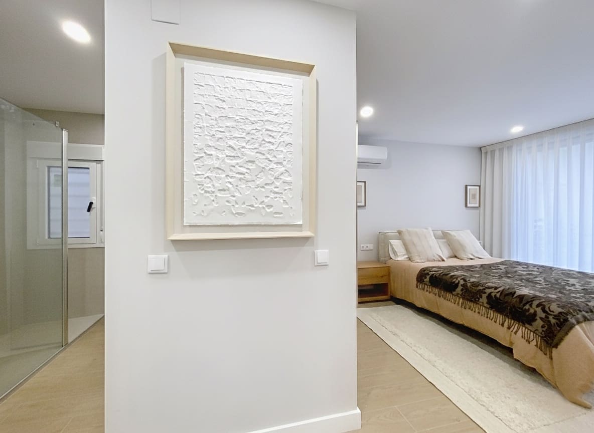 2 bedroom Apartment for sale in Estepona - € 492,000 (Ref: 9215249)