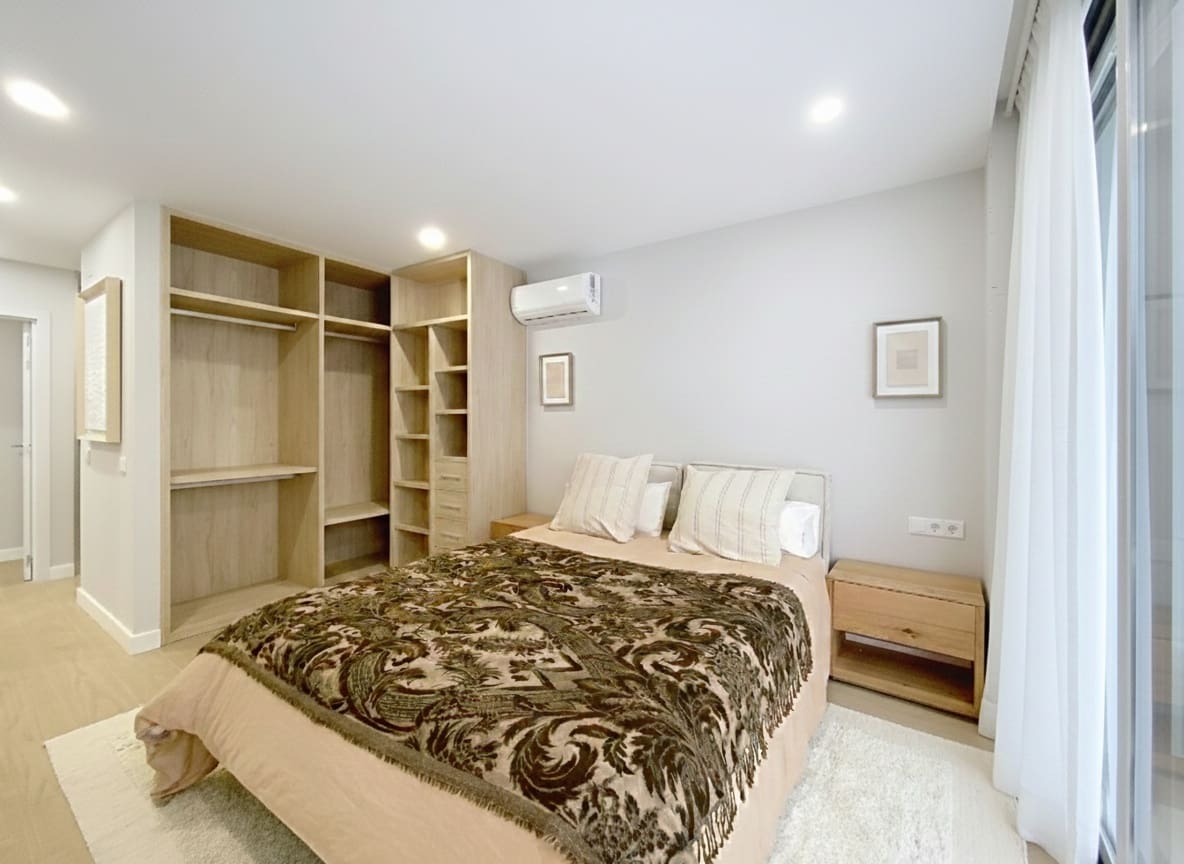 2 bedroom Apartment for sale in Estepona - € 492,000 (Ref: 9215249)